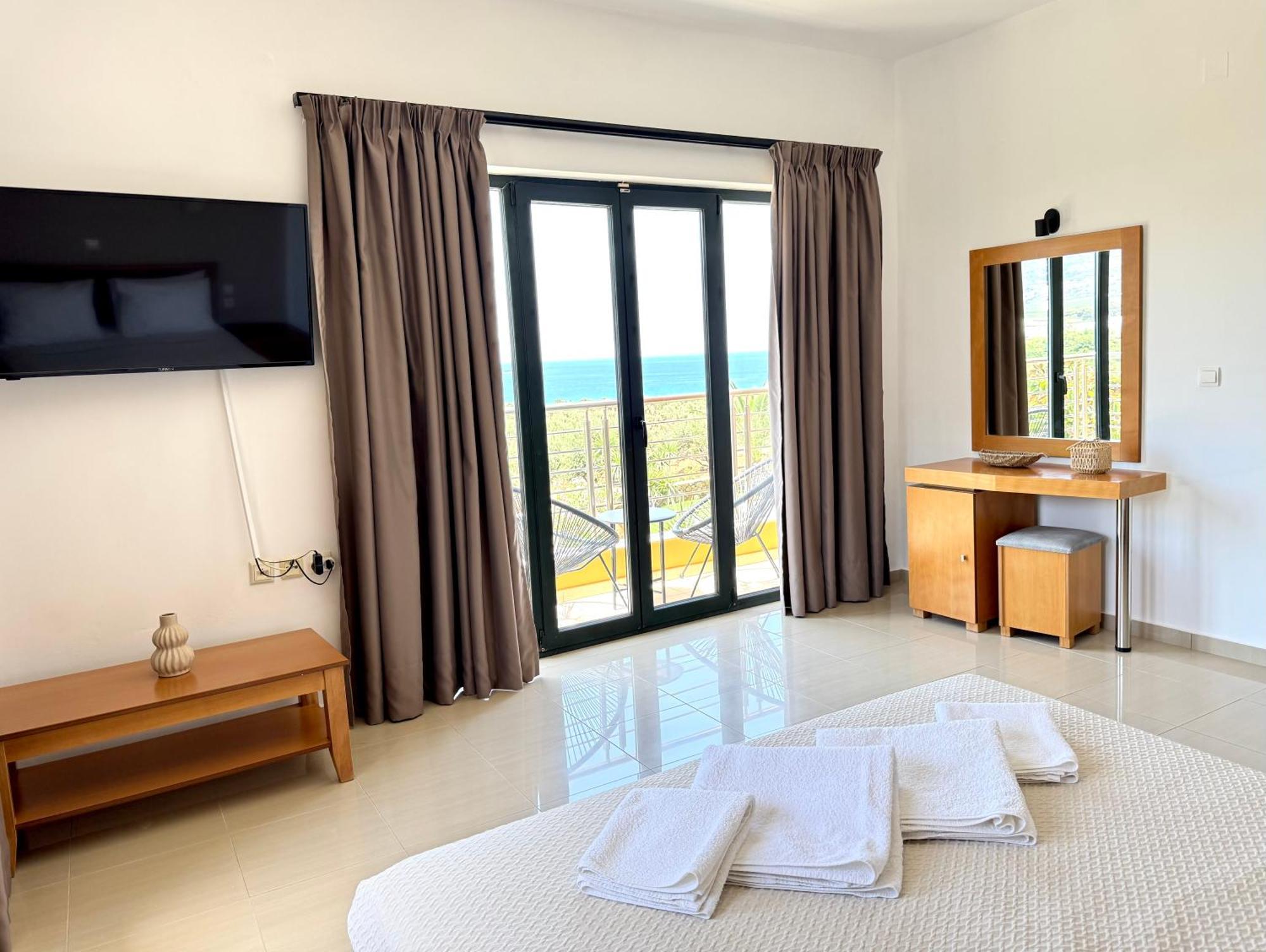 Aparthotel Pachia Ammos *