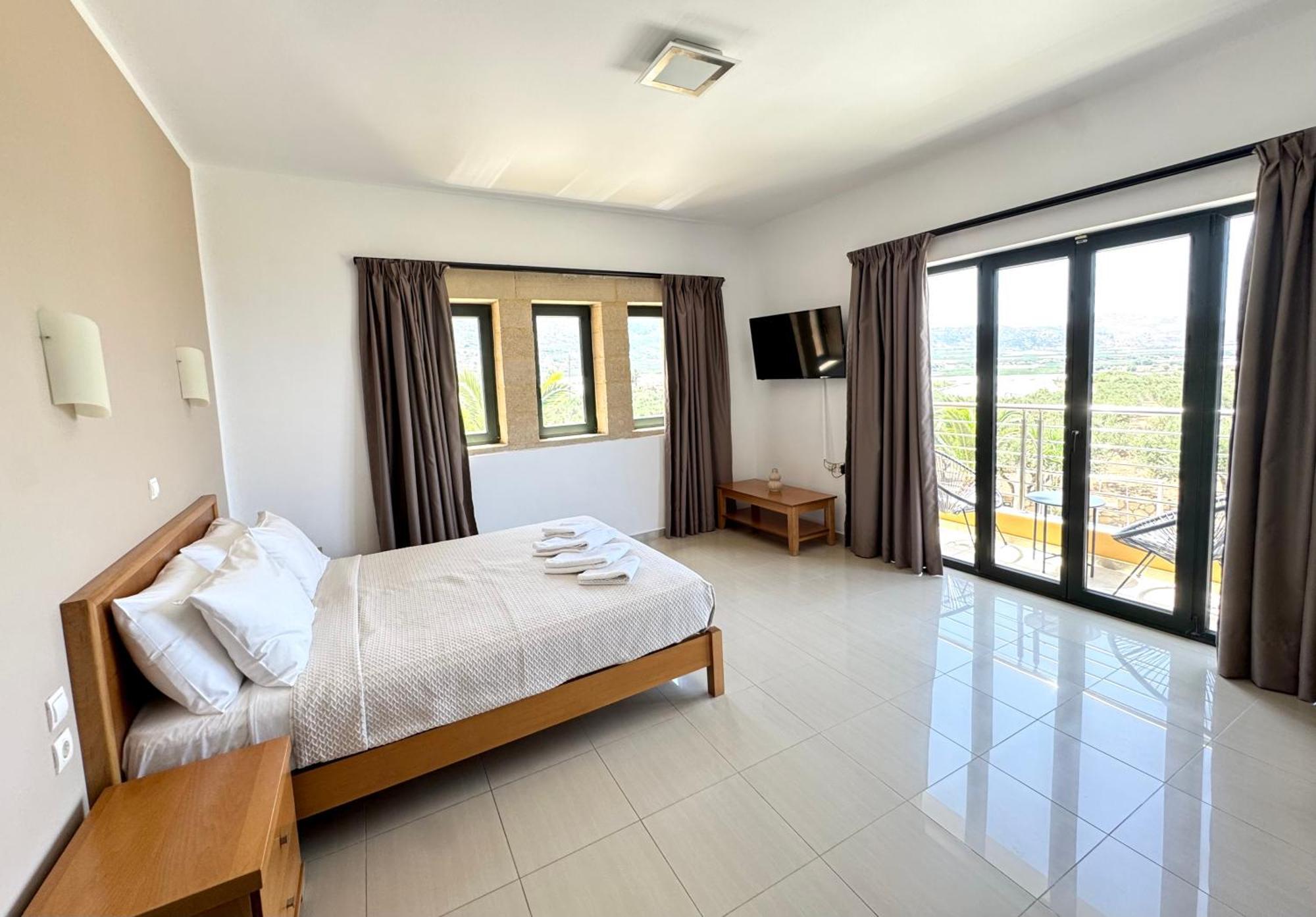 Pachia Ammos Aparthotel